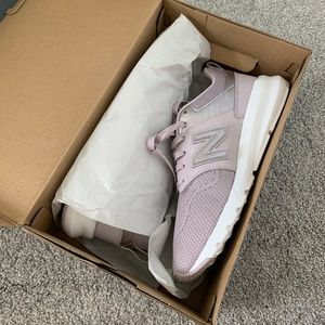 New Balance, Size 8.5, Pink/Purplish